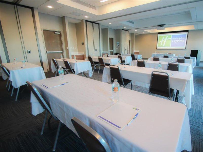 Hotel Express & Miami Airport East By Ihg 3*